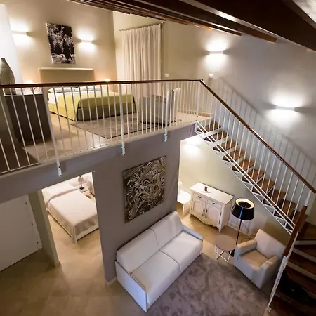 Domus Hyblaea 帕拉佐洛阿克雷伊德